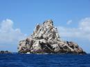 Sail Rock: Guano or natural rock coloration?